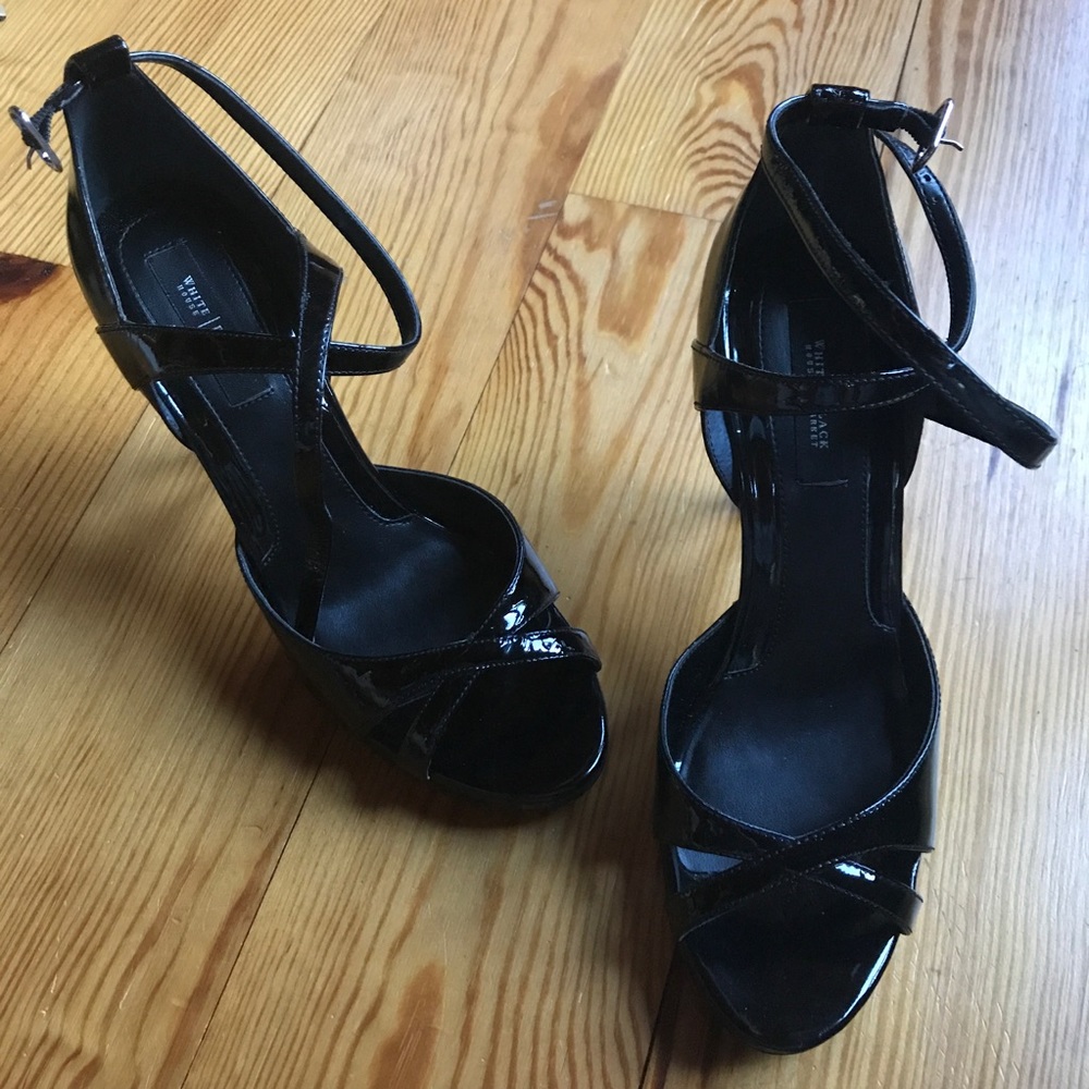 WHITE HOUSE | BLACK MARKET Heels