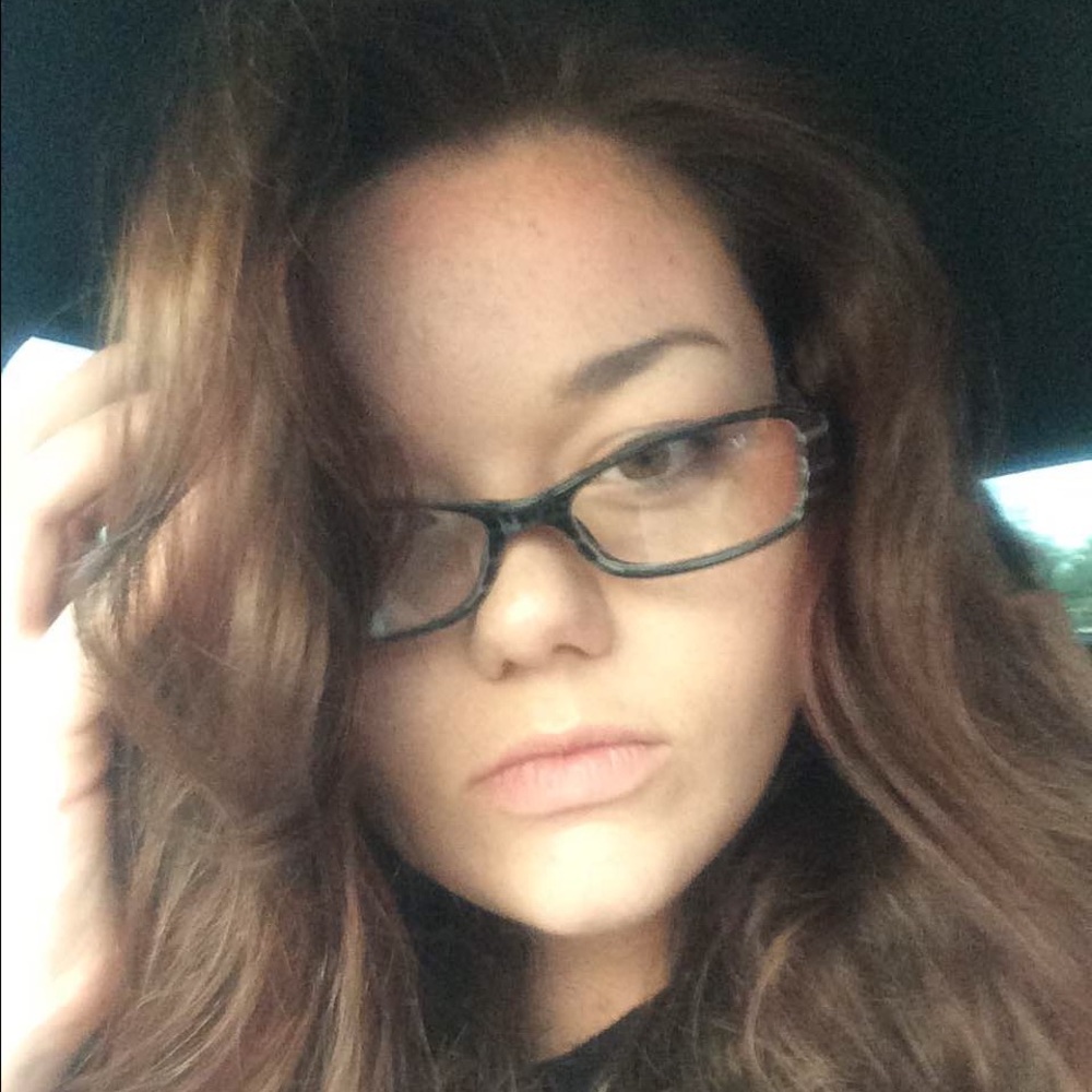 Meet your Posher, Madelyn