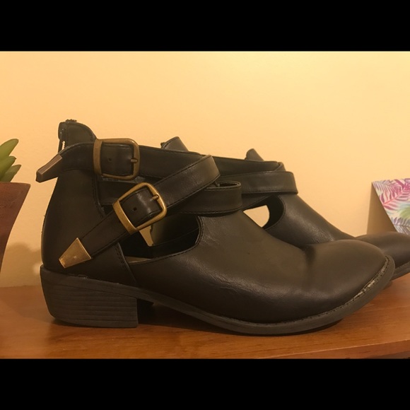 Restricted Shoes - Restricted black boots