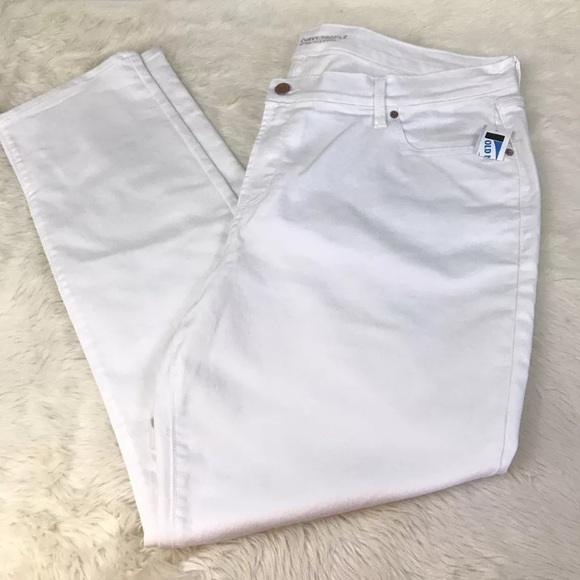 Old Navy Denim - NWT Old Navy White Famous Jeans Mid Rise 18 Curvy