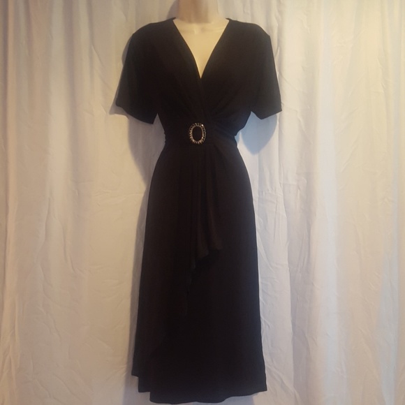 Saloos Dresses & Skirts - NEW Black Dress