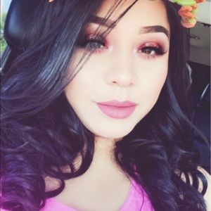 Meet your Posher, Crystal