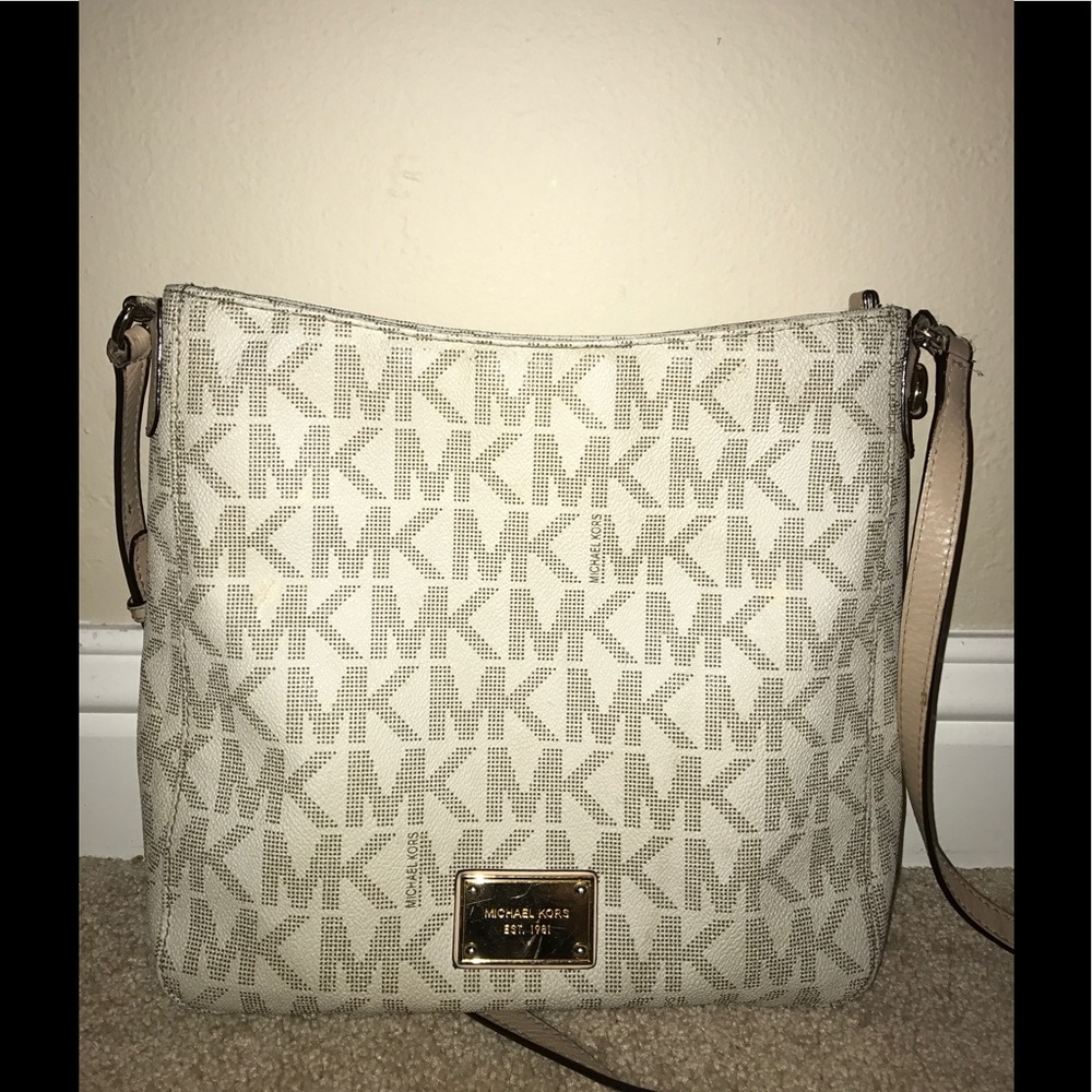 Michael Kor's cross body