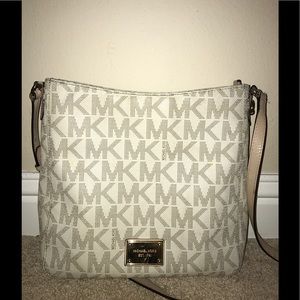 Michael Kor's cross body