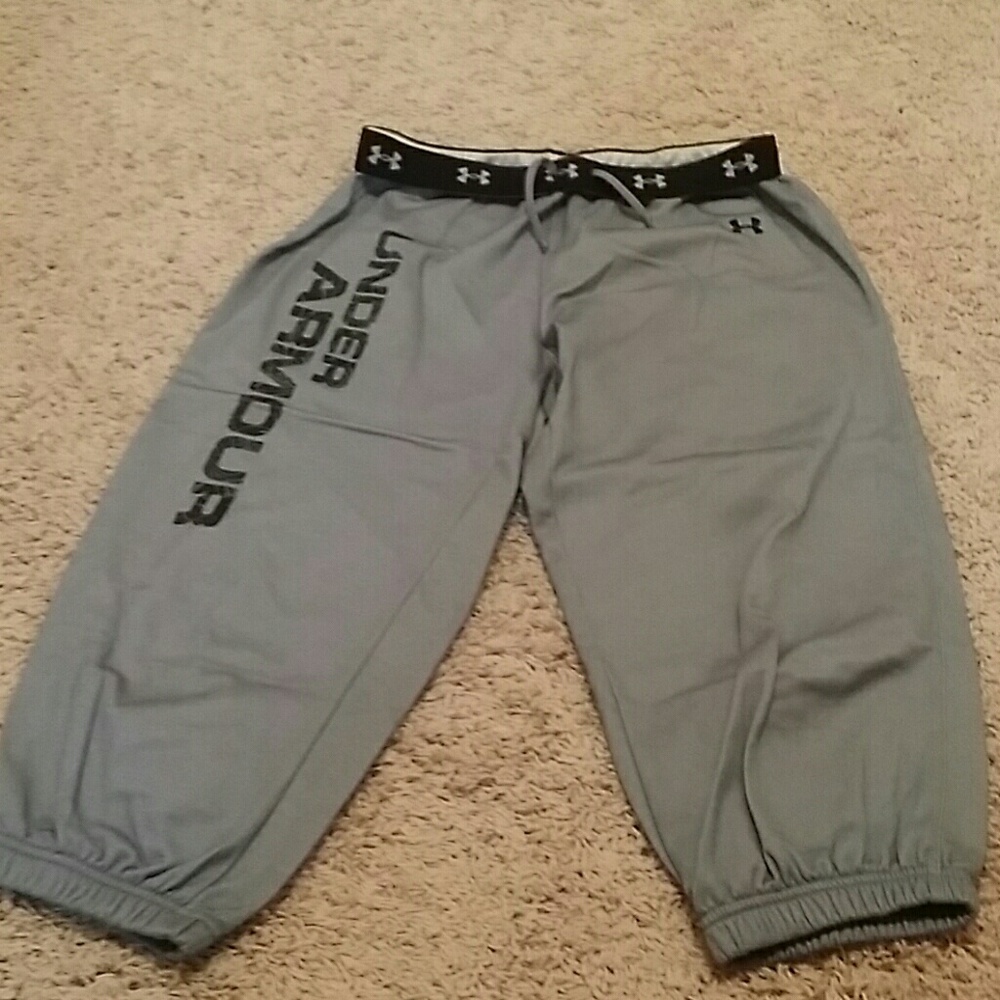 Under armor capris