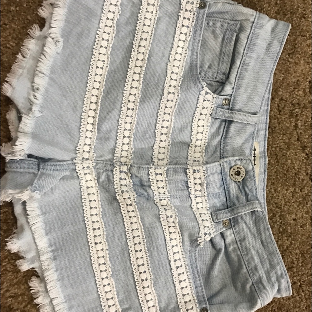 Bullhead denim, cute lace detailed shorts