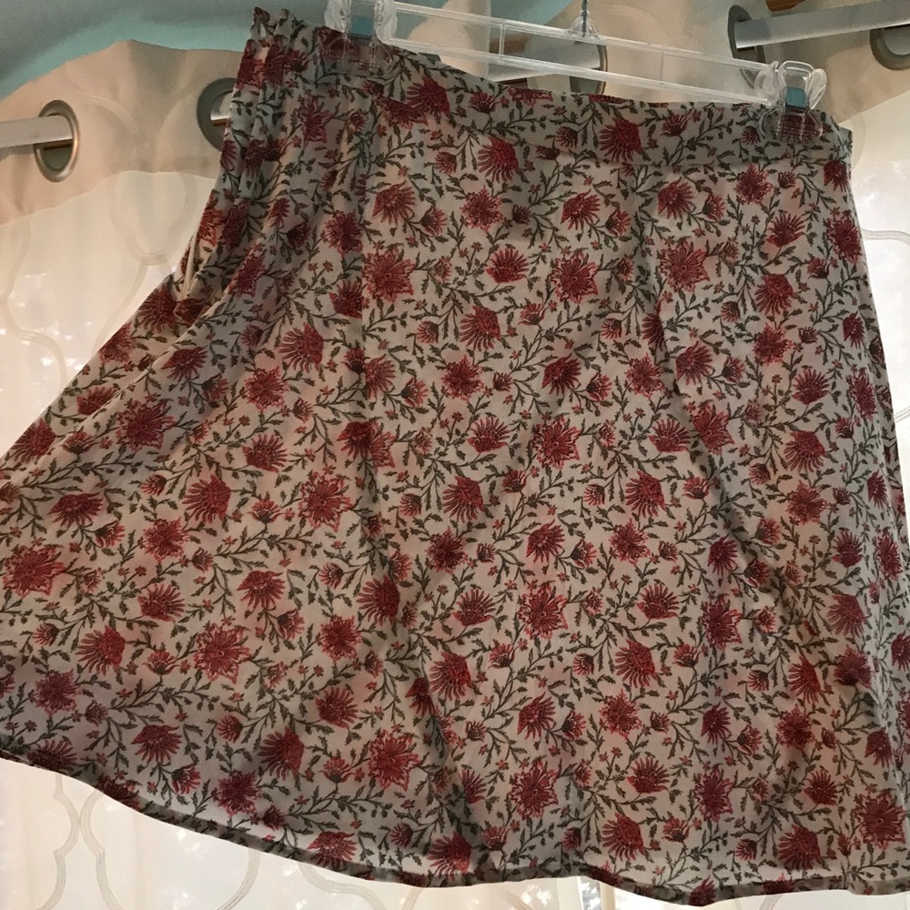 Never worn H&M skater skirt