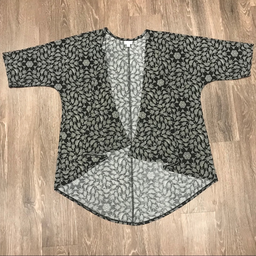 LulaRoe Lindsay - size M