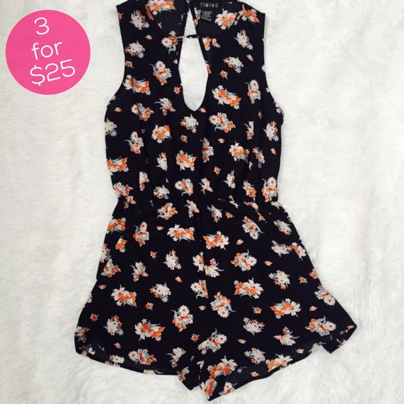 Dresses & Skirts - Super Cute Floral Romper