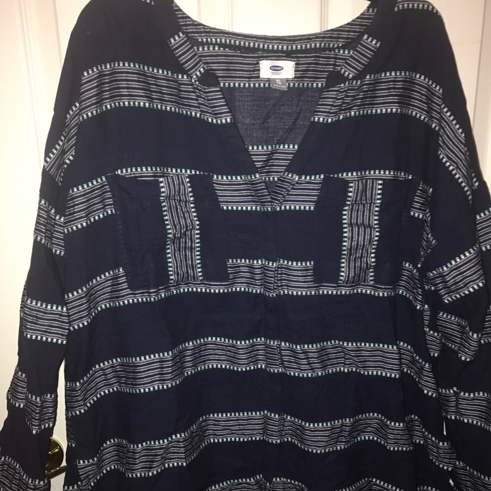 Blue, Green, and white patterned top