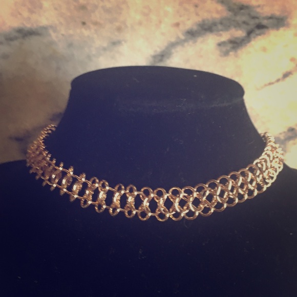 Jewelry - 💰GOLD TONE CHOKER NECKLACE