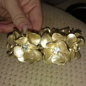 Gold Flower Bracelet like brand new!