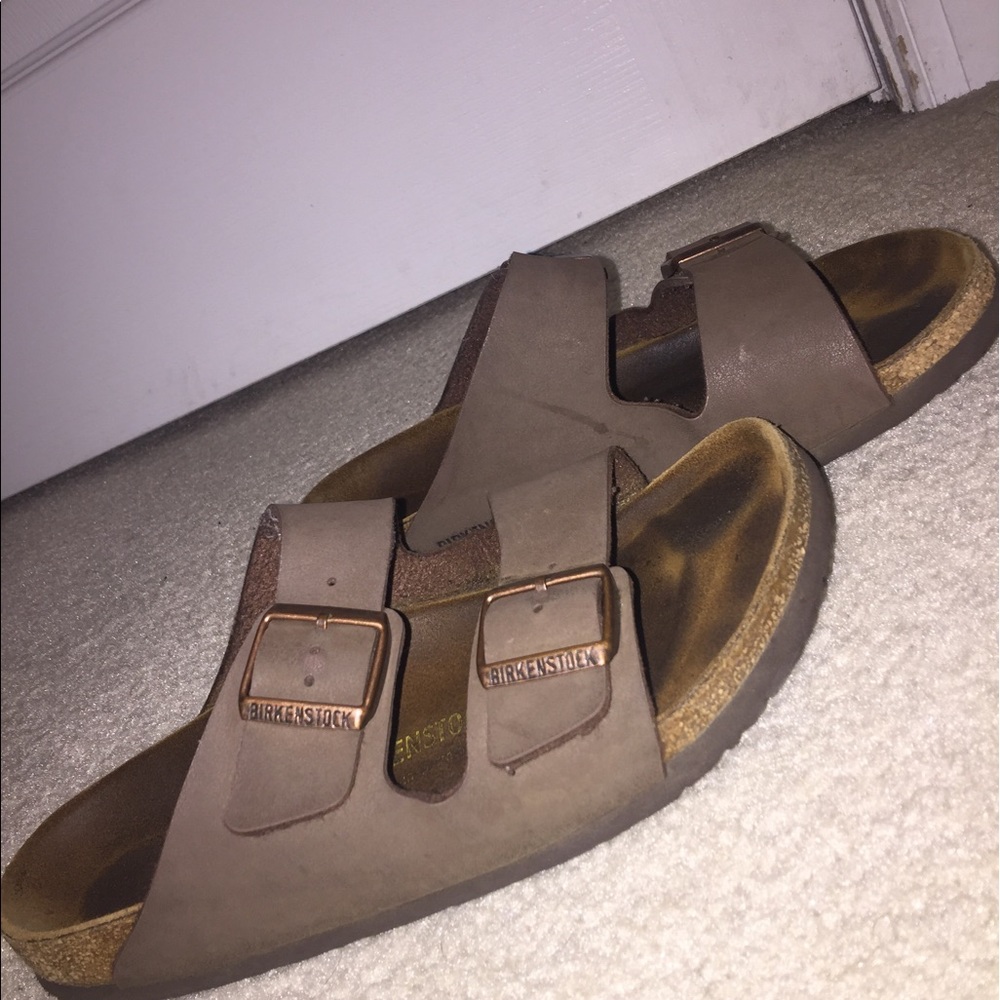 Birkenstocks///// Men-9//////Women-10