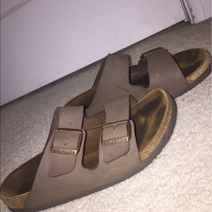 Birkenstocks///// Men-9//////Women-10