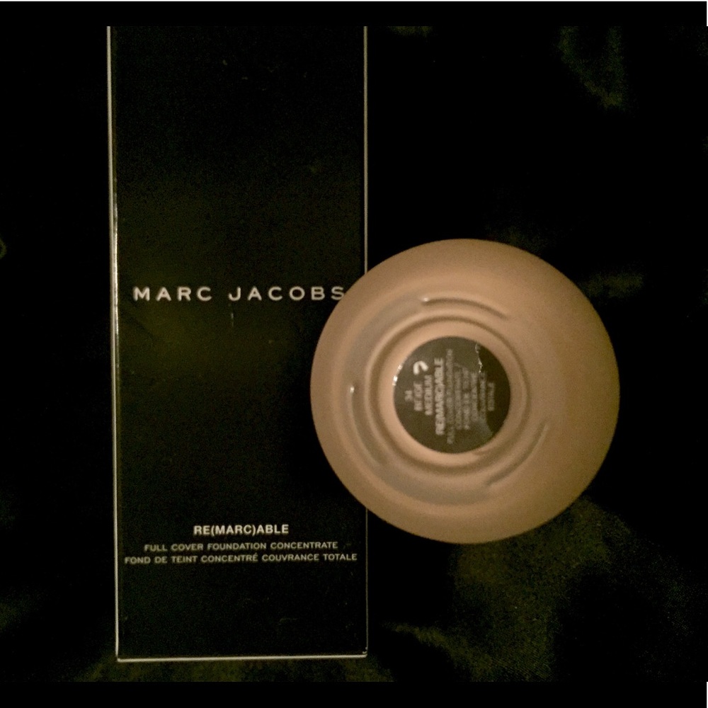 Marc Jacobs Re(Marc)able Foundation! #34 Beige Med