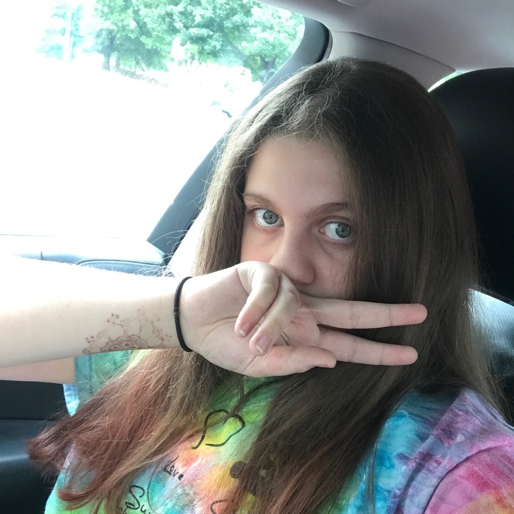 Meet your Posher, Alexis