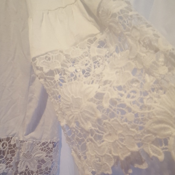 Off the shoulder White Top - Picture 4 of 4