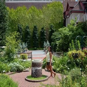 Meet your Posher, Nicole