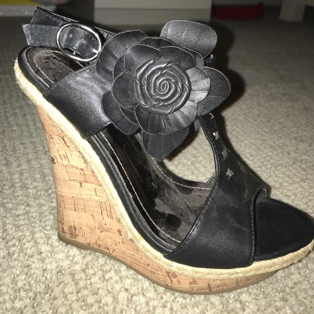 Black wedge heels
