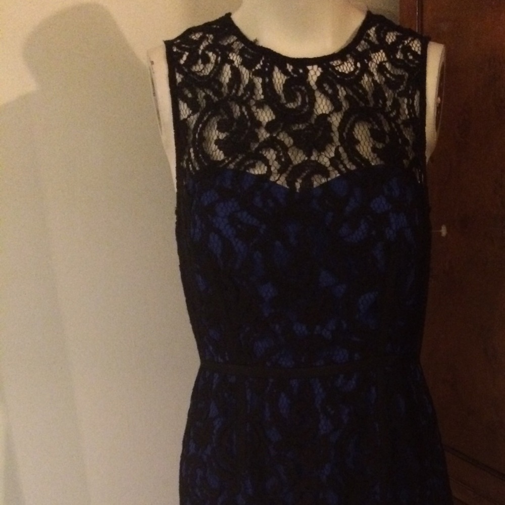 Vince Camuto Lace Dress--Size 4
