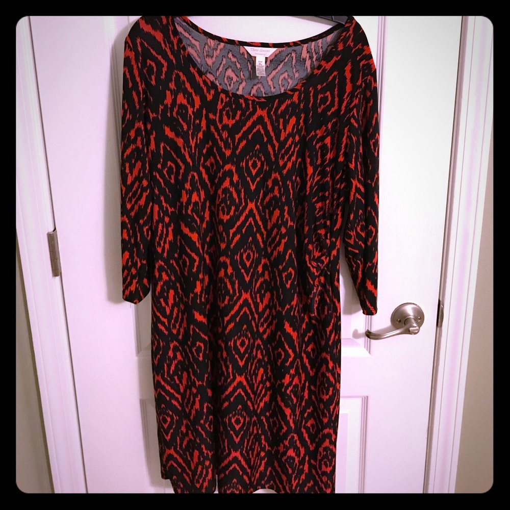 Diamond pattern maternity dress