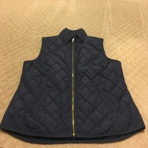 Lightweight puffer vest