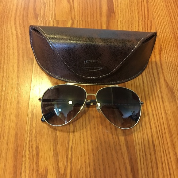 Fossil Accessories - Fossil aviators with case