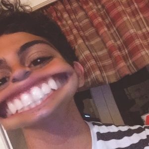 Meet your Posher, Izzeldean