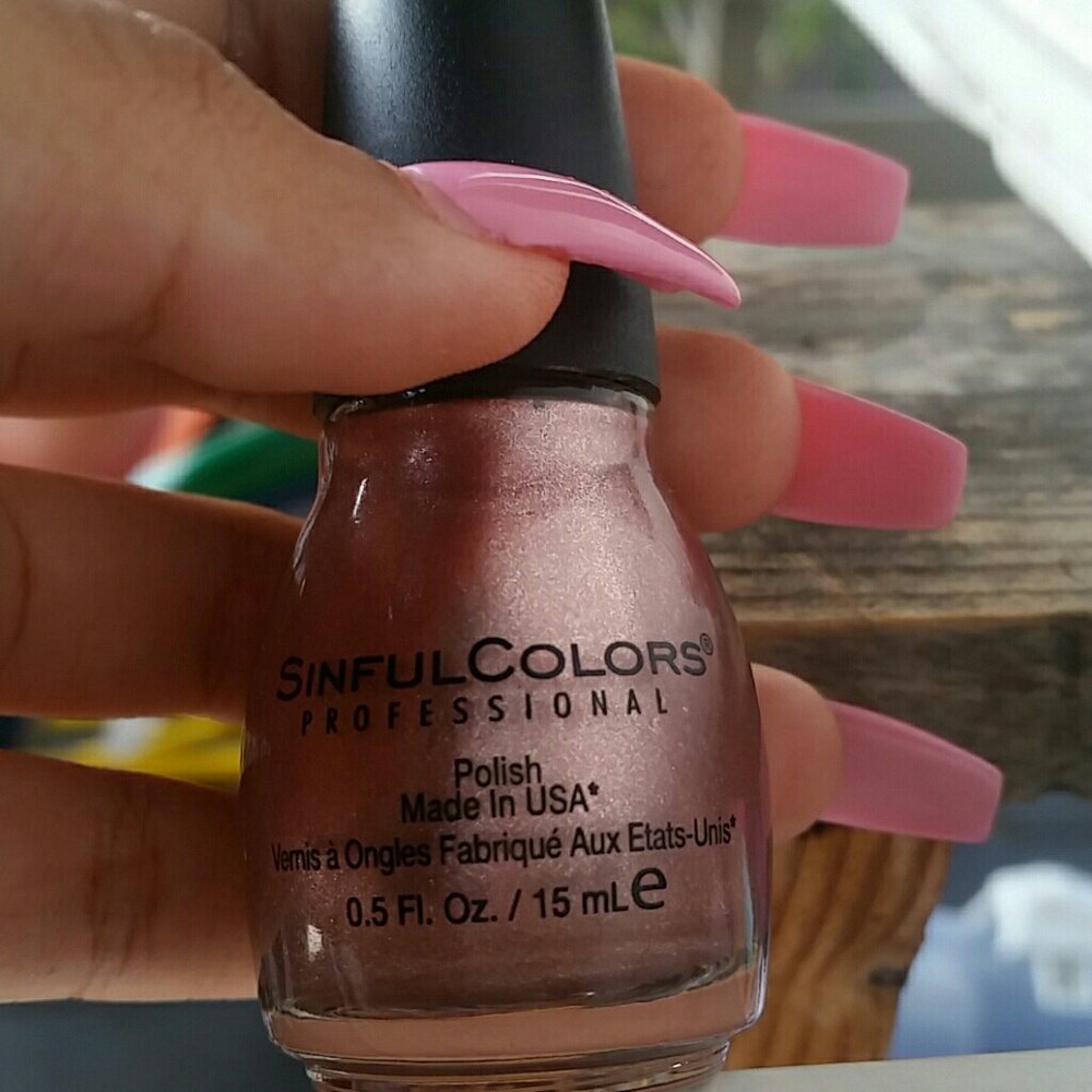 SINFUL COLORS NAIL POLISH ; HUSH MONEY 💰