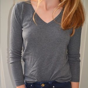 Gray Old Navy V-Neck Sweater
