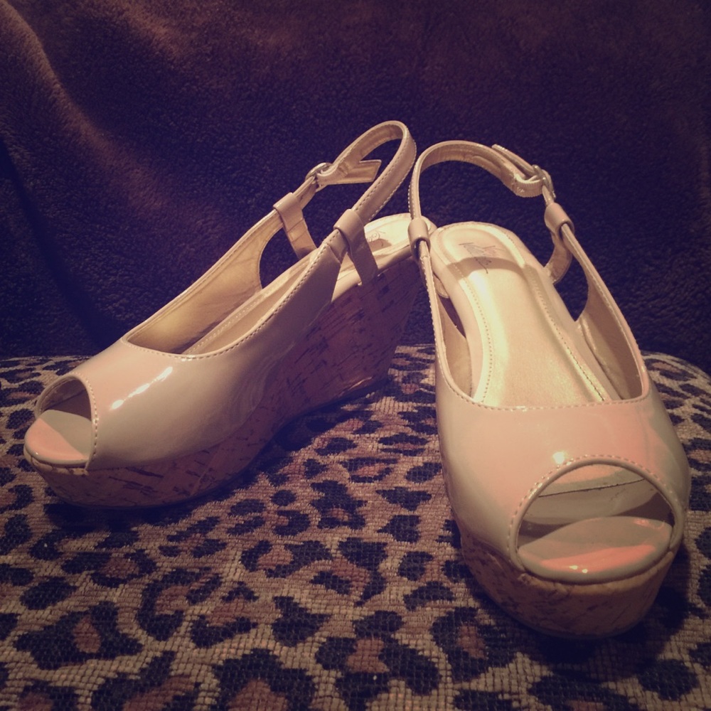 Very Volatile - Becca, Peep toe, Sling Back, Wedge