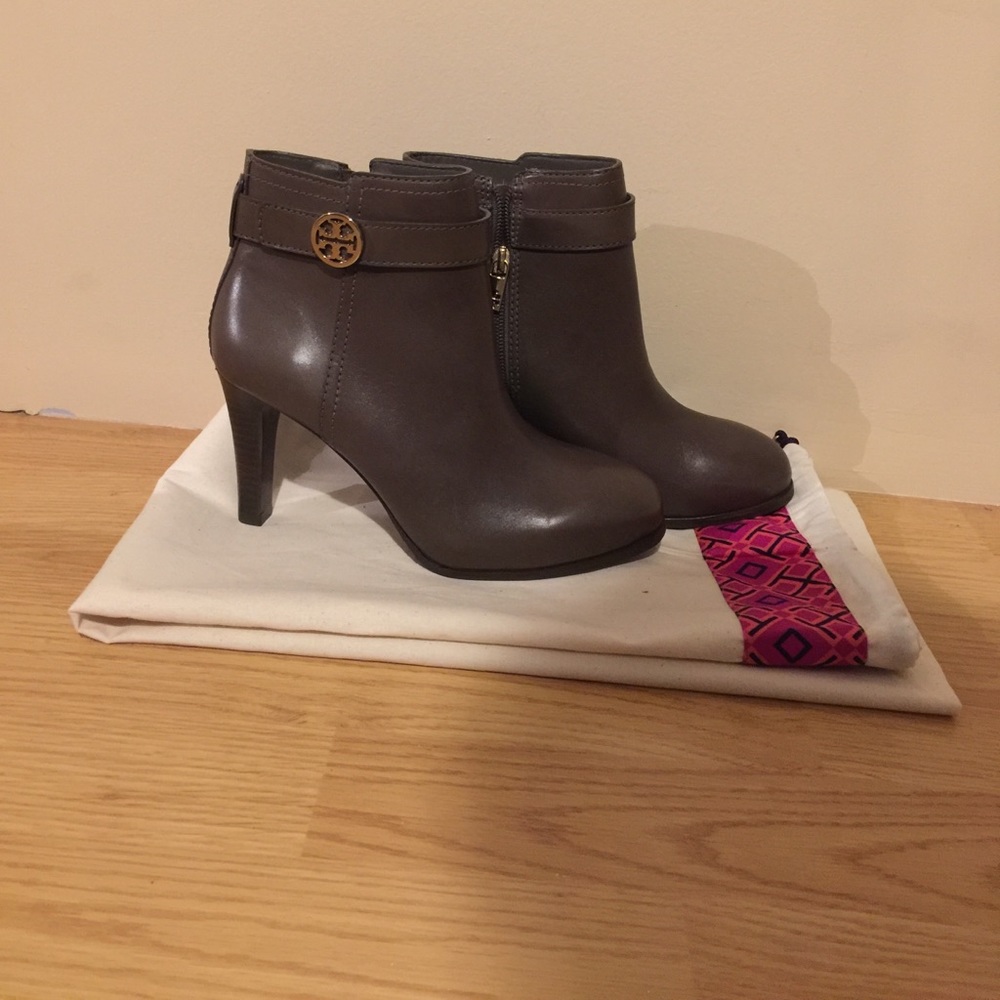 Tory Burch Bristol booties - New