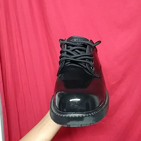 Charter 👞 - Picture 1 of 3