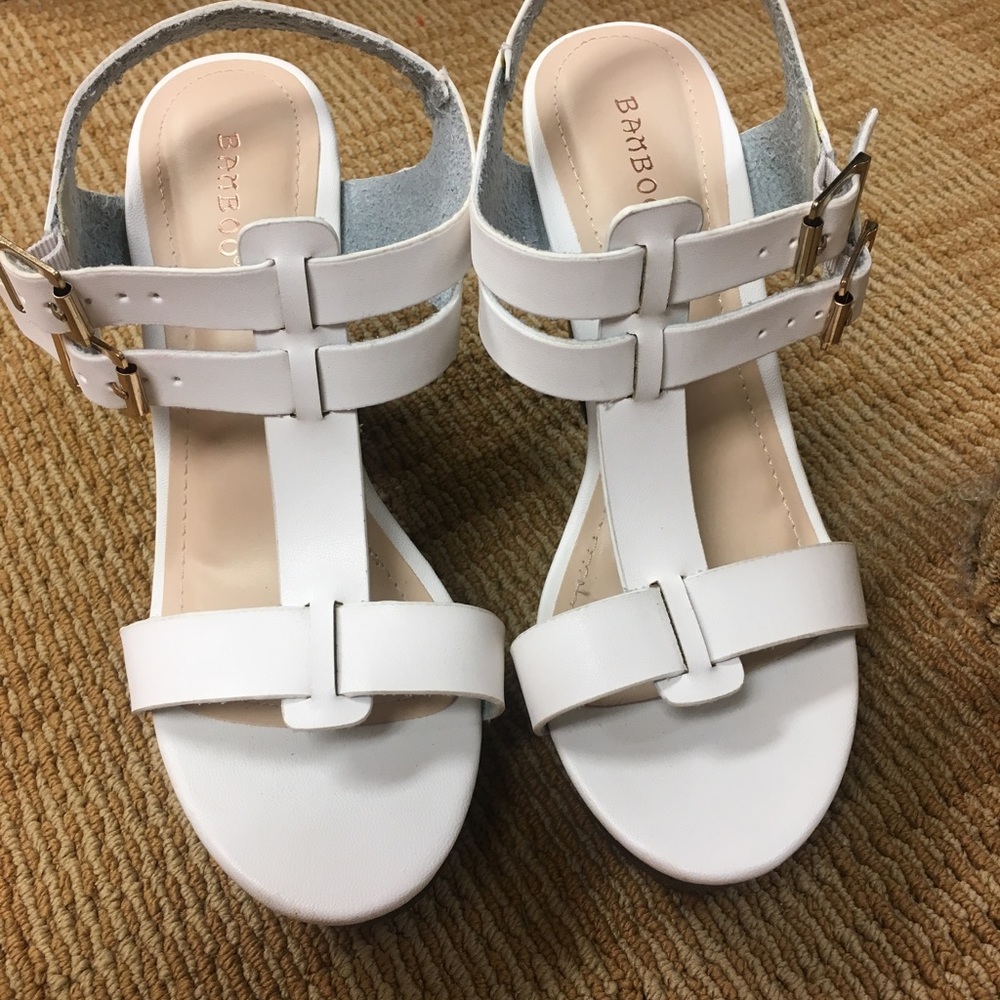Bamboo Chunky White Sandal Heels Size 9
