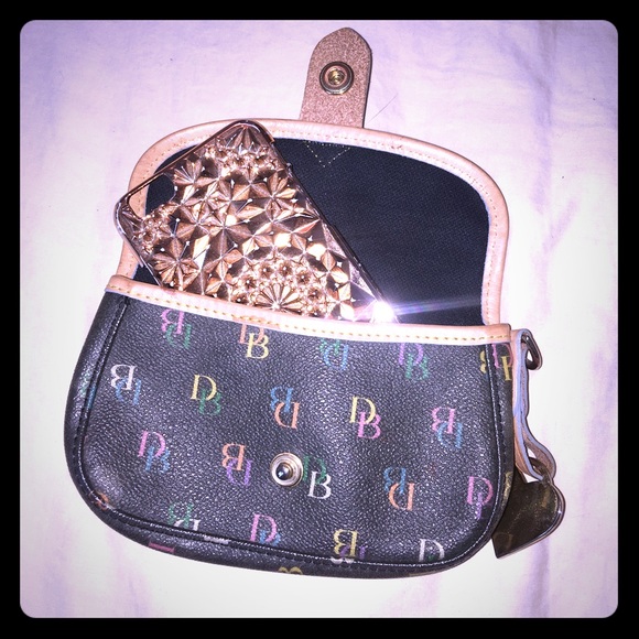 Small Dooney & Bourke Clutch - Picture 1 of 3