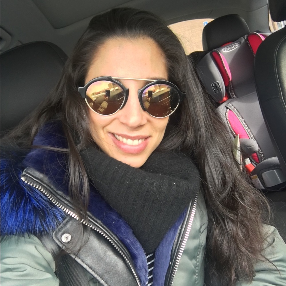 Meet your Posher, Estee