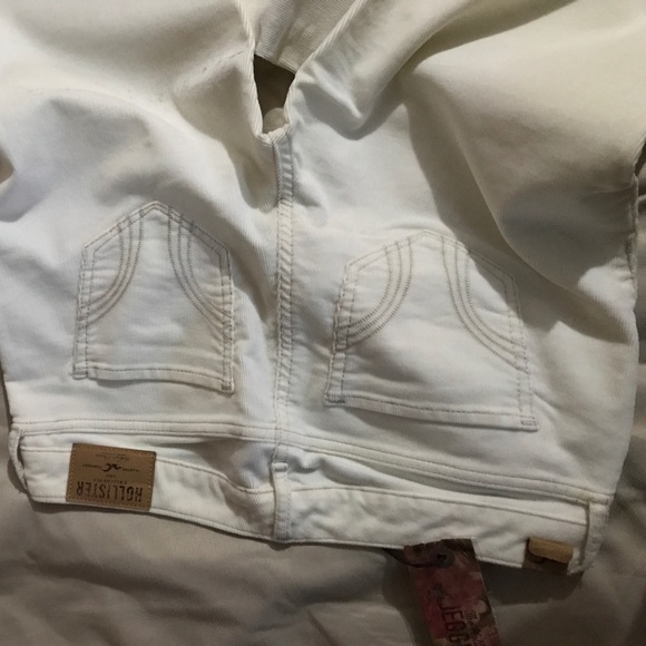 NWT hollister jeans !! - Picture 4 of 4