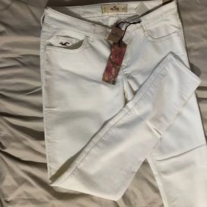 NWT hollister jeans !!
