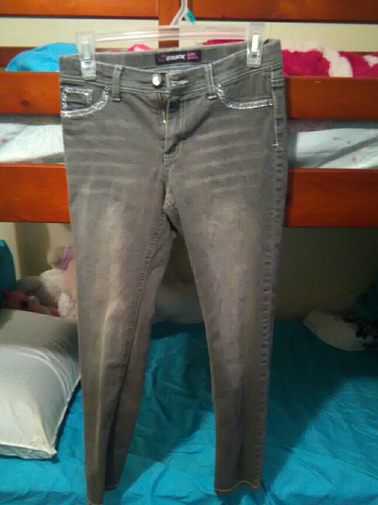 A pare of jeans