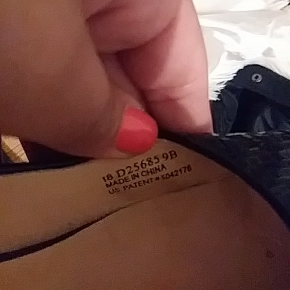 Cole Haan heels - Picture 6 of 8