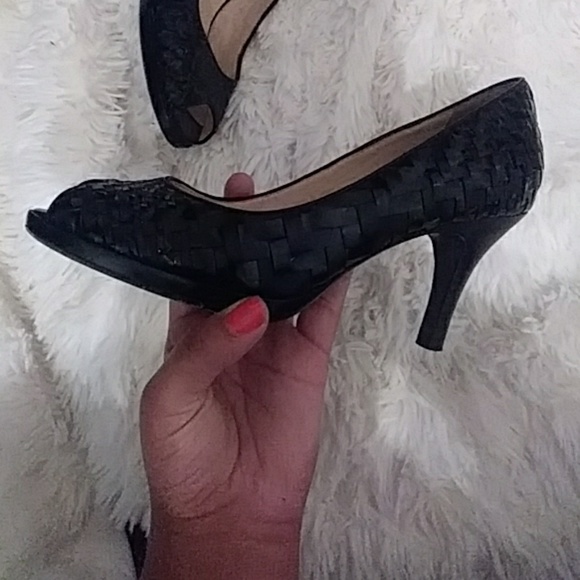 Cole Haan heels - Picture 7 of 8