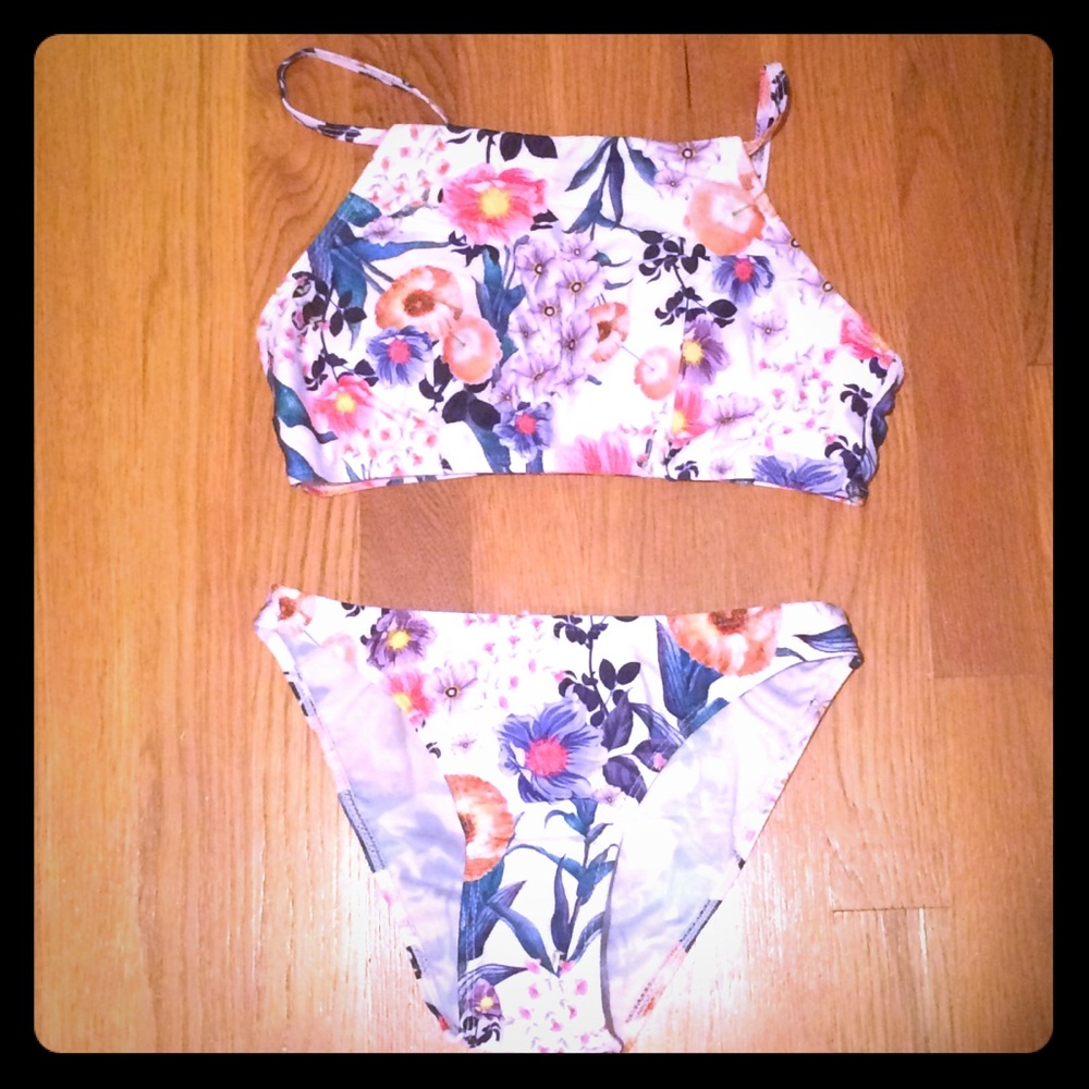 Two-piece bathing suit