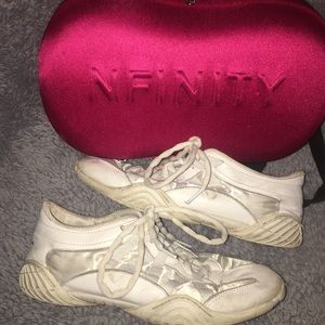 Nfinity Evolution Cheer Sneaker
