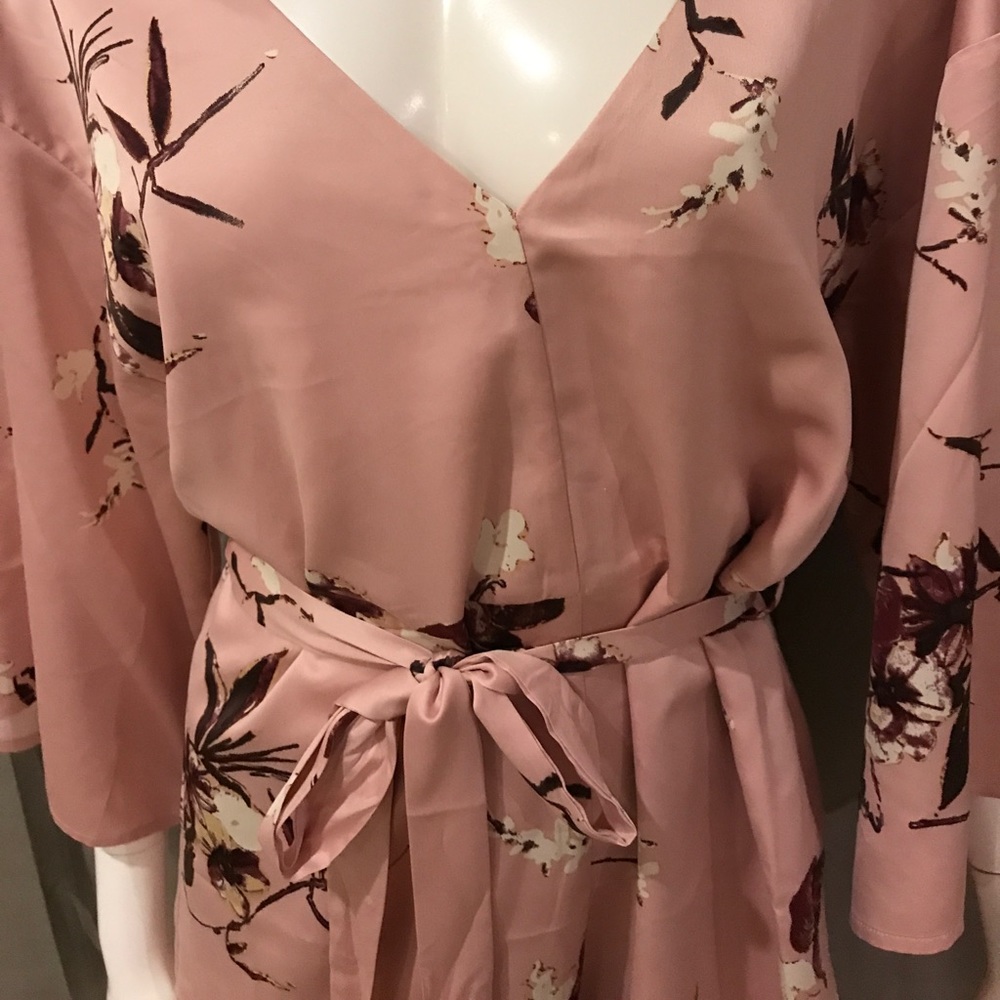 NEW Silk feel romper - Picture 3 of 3