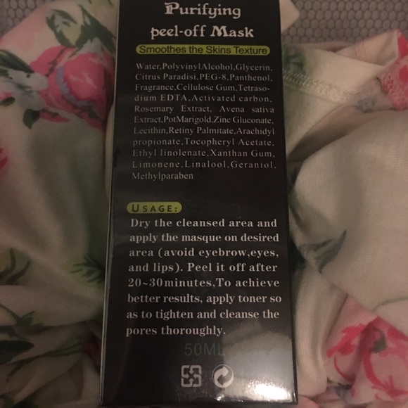 Purifying Black Mask - Picture 2 of 2