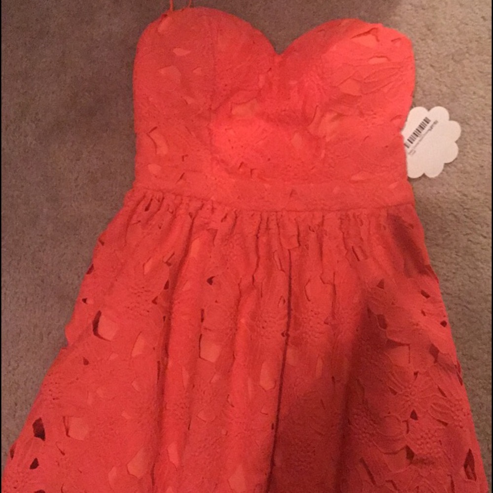 Baby come back dress/coral size small