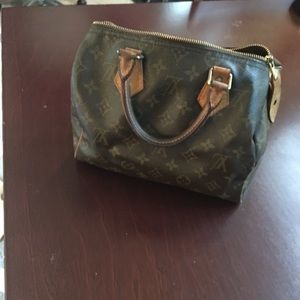 LAST DAY ONLINE!! Louis Vuitton Speedy 25