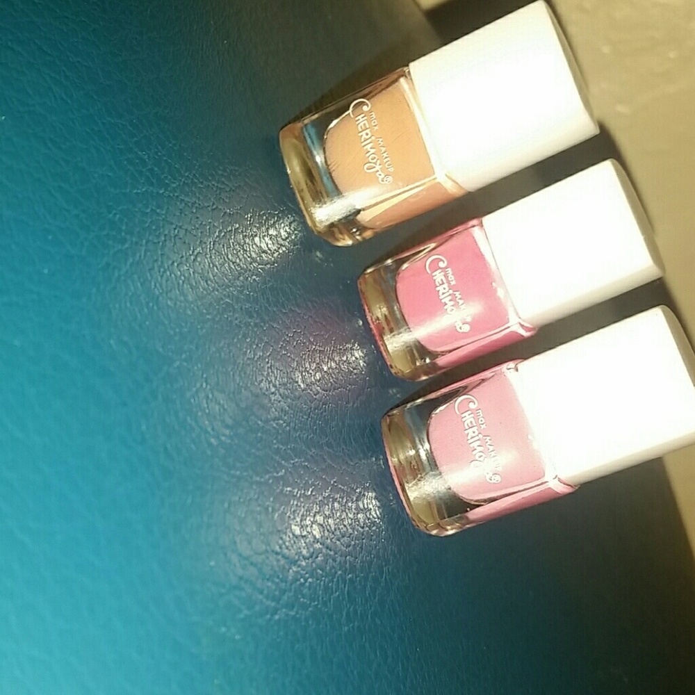 3 NAIL POLISHES