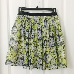 Uniqlo colorful print skirt