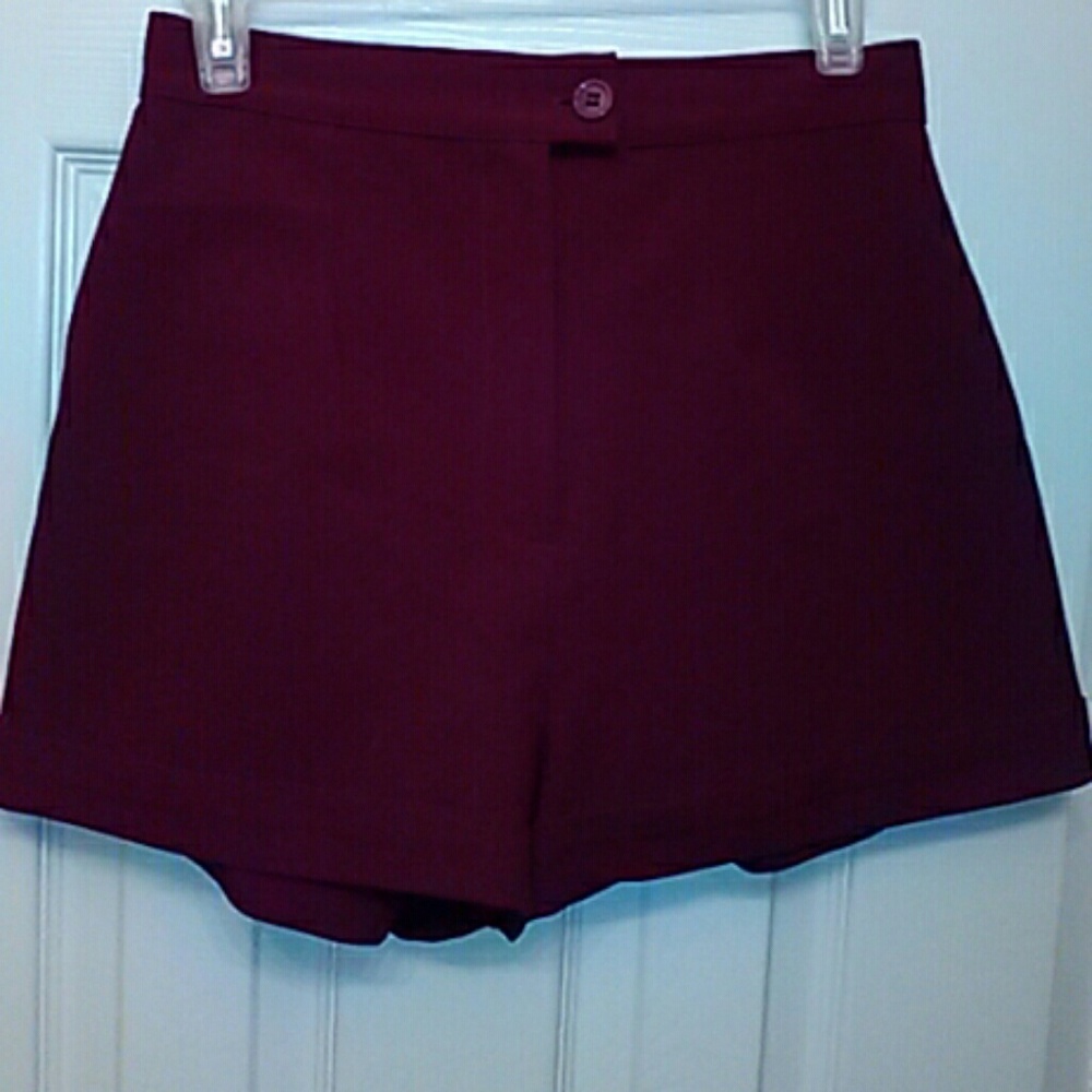 Shorts highwaisted red /burgundy shorts